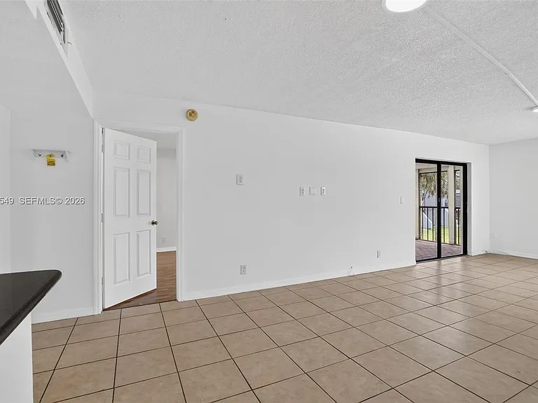 220 Lakeview Dr #210 — Photo 18