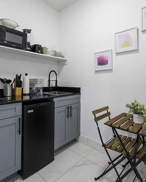 Studio, 600 sqft, $1,450 — Photo 3
