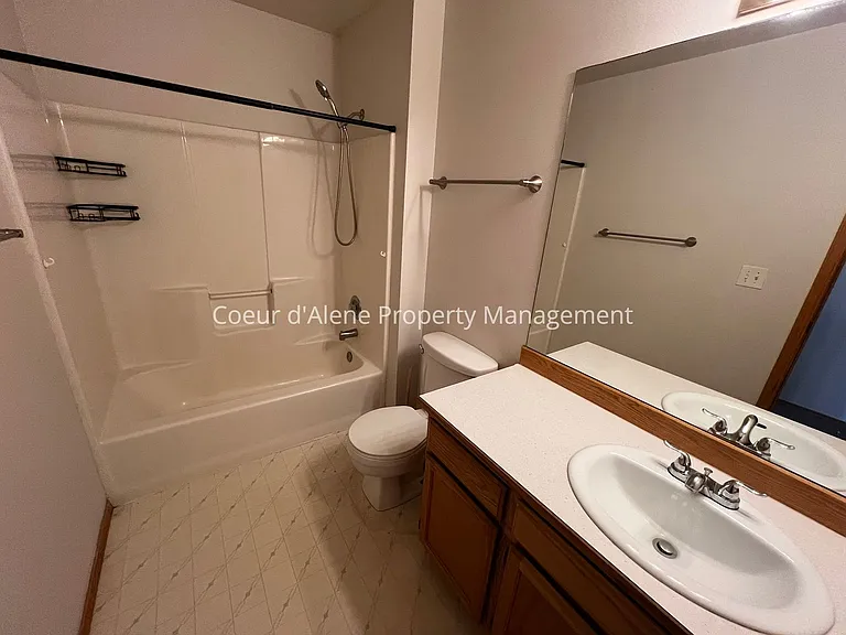 3214 N 10th St — Photo 10