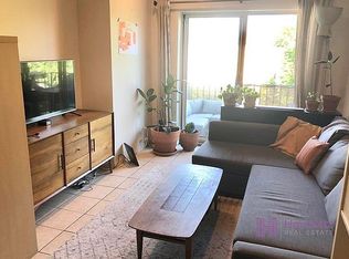 25-40 37th St #2R, Astoria, NY 11103