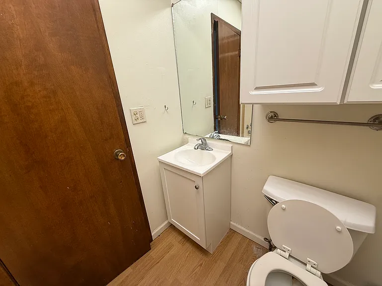 121 State St N #4 — Photo 6
