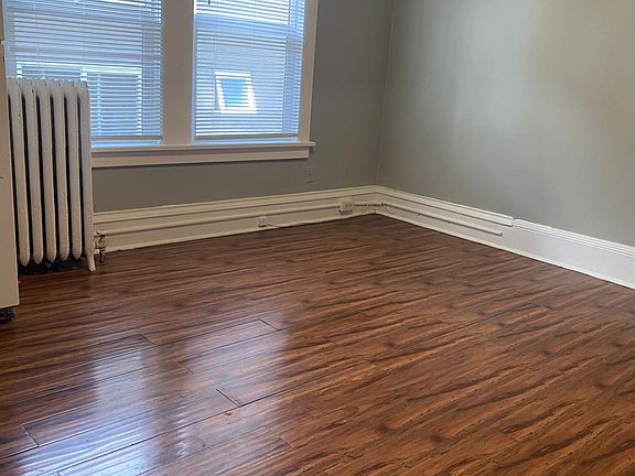 4th image of 4746 16th Ave NE APT 9