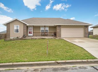 209 N Lake Ave, Clever, MO 65631