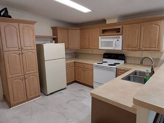 3rd image of 281 Scott Blvd
