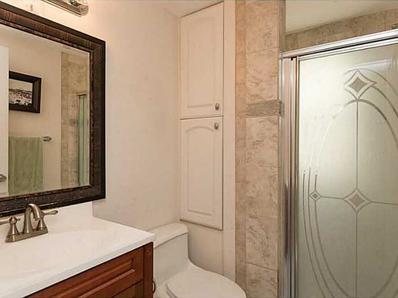 3rd image of 750 Pennsylvania Av #000