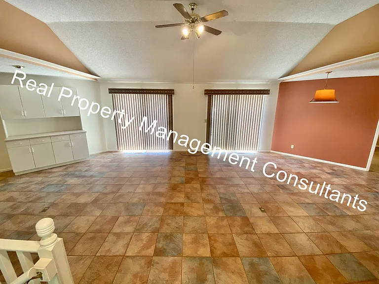 2428 Little Blue Ct — Photo 3