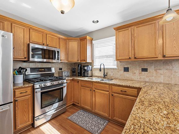5th image of 2214 Candlewood Dr