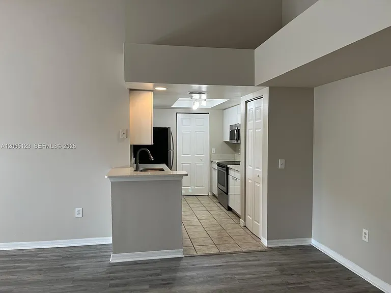 4171 N Haverhill Rd #1013 — Photo 5