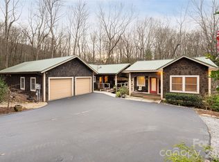 457 Hearthstone Way, Horse Shoe, NC 28742