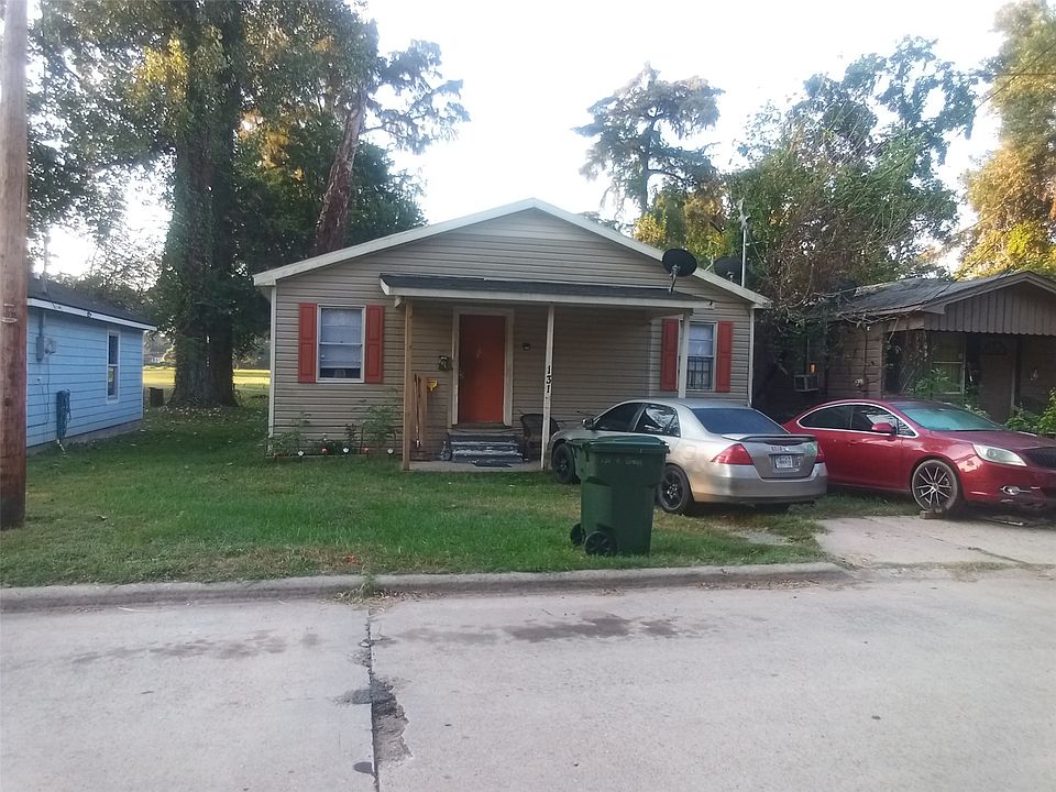 1st image of 131 E Gregg St