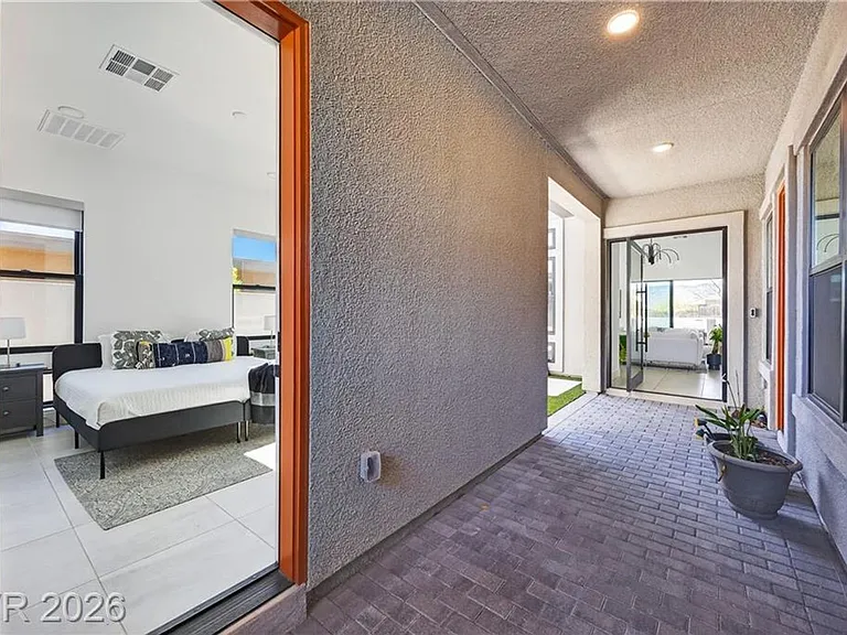12637 Penfield Ave — Photo 34