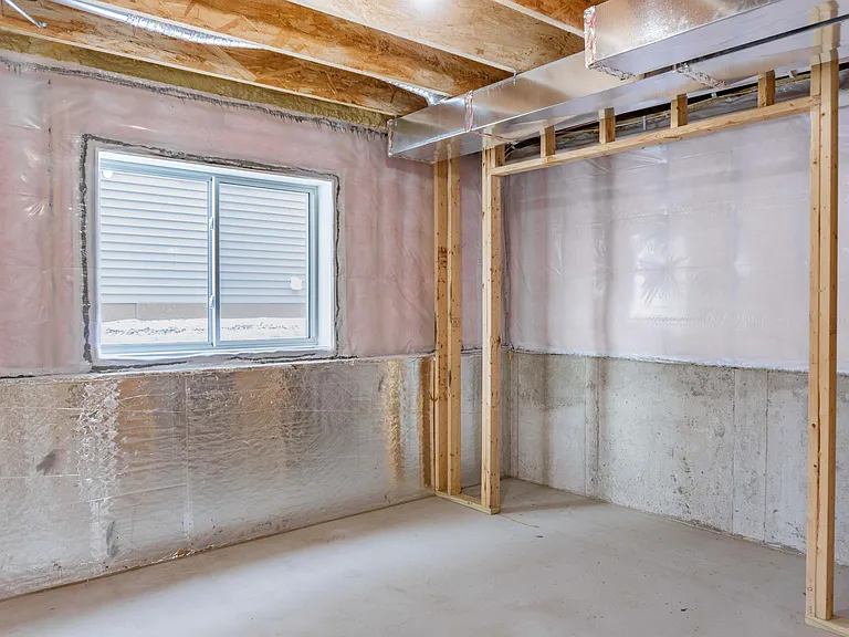 1430 Nutmeg Cir — Photo 44