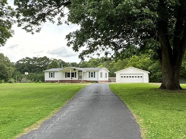312 N Woodlawn Ave, Sharon, TN 38255