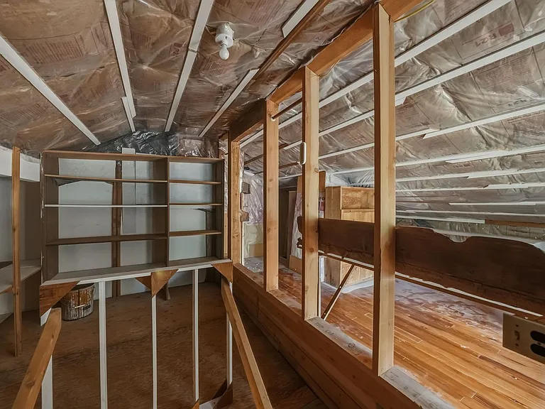637 NW Silver Buckle Rd — Photo 16