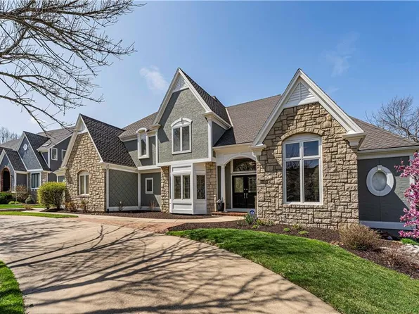 13816 Goodman St, Overland Park, KS 66223