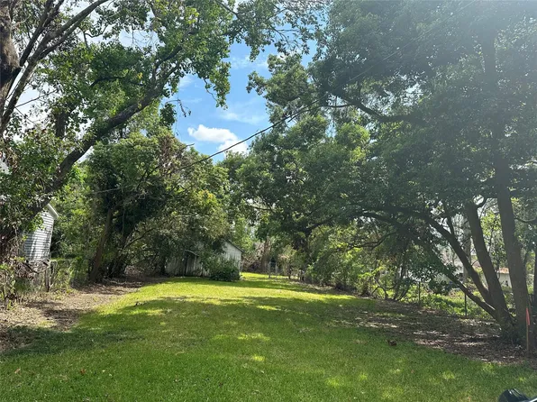 0 E Peach St, Angleton, TX 77515