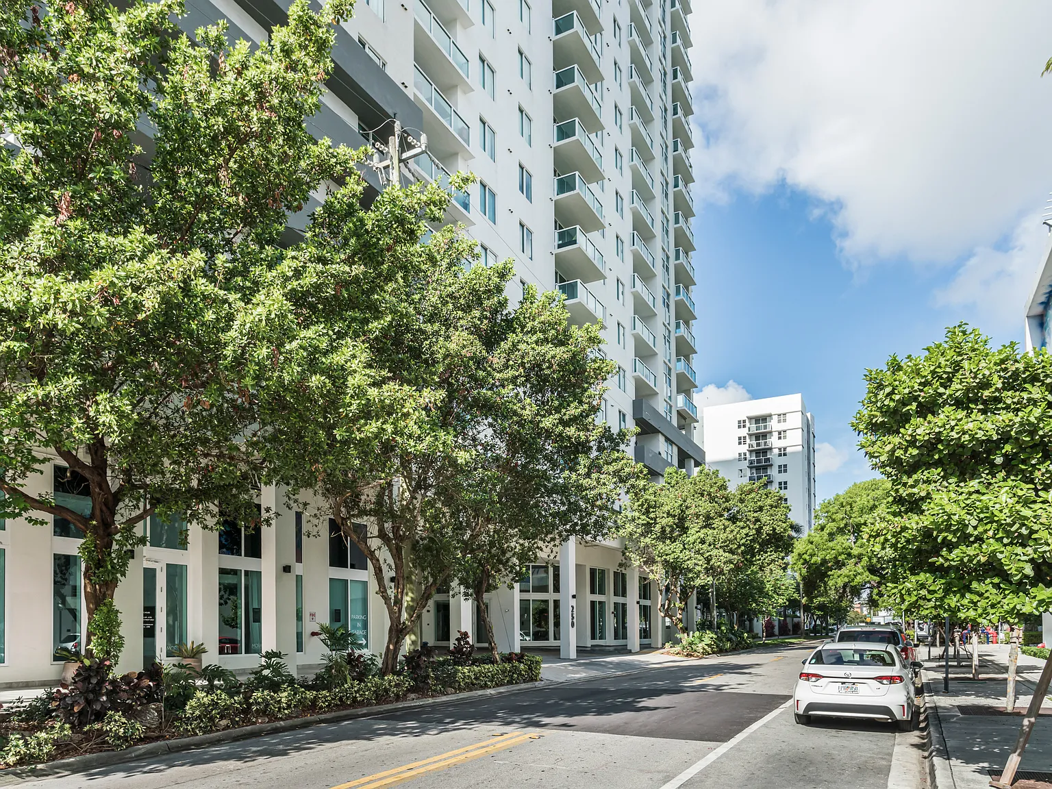 25 Biscayne Park — Photo 3