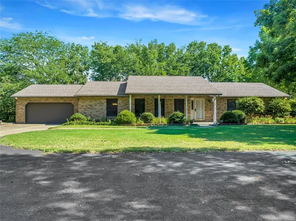 200 Paul Simon Dr, Waterloo, IL 62298