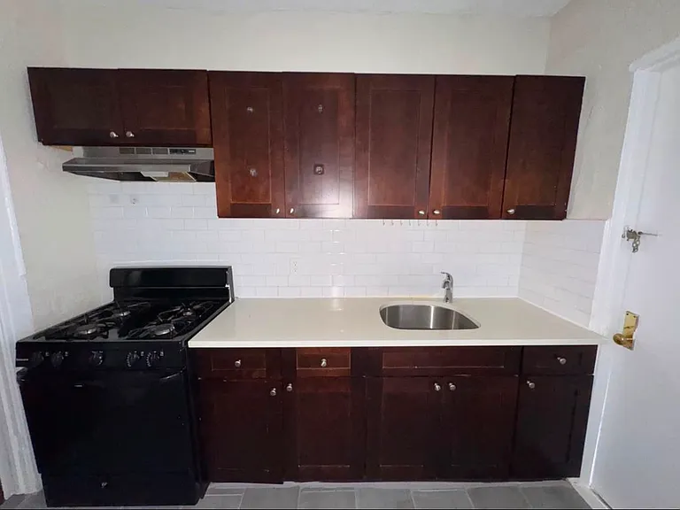 15 Goldsmith Ave #3 — Photo 2