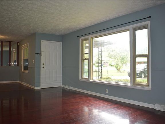 4th image of 6896 Meadow View Dr