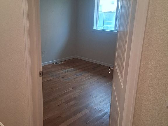 4th image of 2333 W 19th St