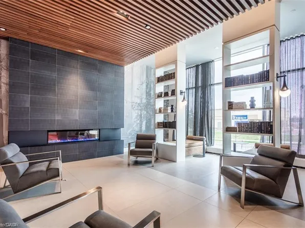 297 Oak Walk Dr #2407, Oakville, ON L6H 6Z3