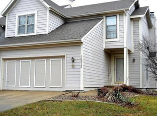 10912 W 115th Ter, Overland Park, KS 66210
