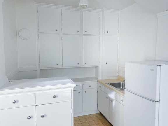 3rd image of 2395 Francisco St APT 206