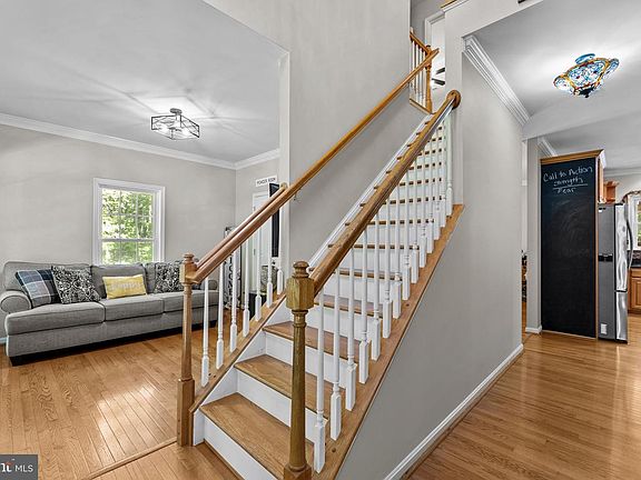 4th image of 104 Tracey Ln