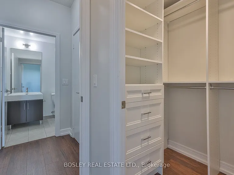35 Brian Peck Cres #1207 — Photo 18