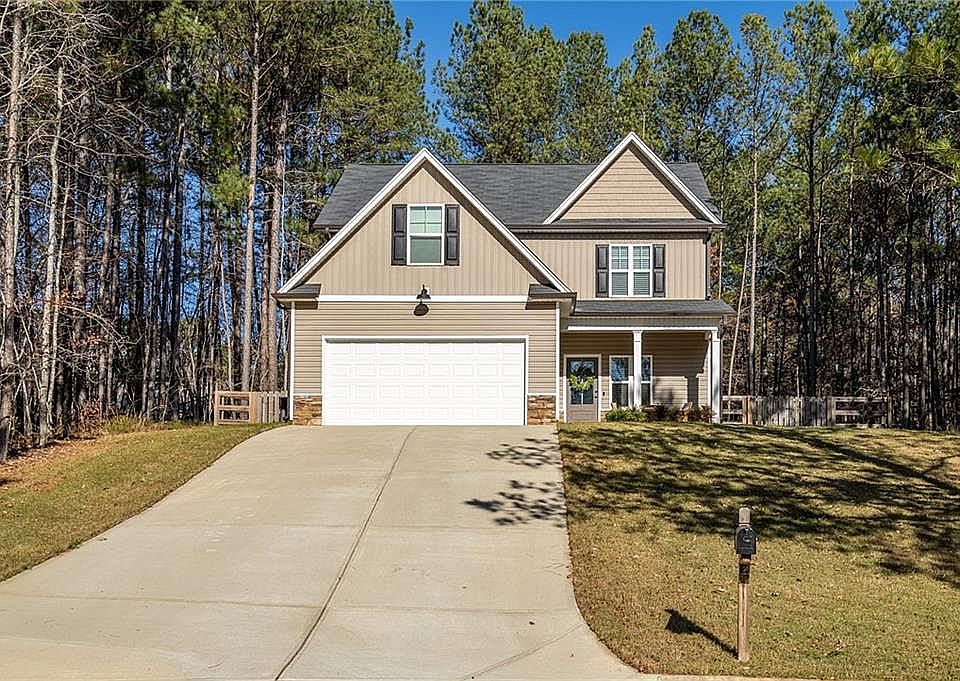 1st image of 81 Roundtree Ct