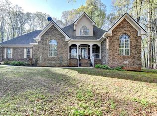 122 Valley Way, Pendergrass, GA 30567