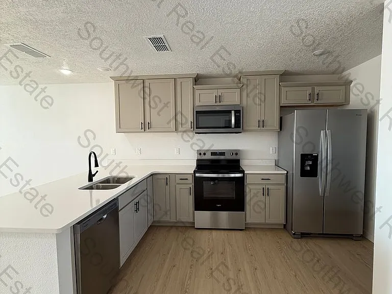 3513 Ethan Ave — Photo 2