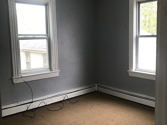 5th image of 74 Bellevue Ave APT 2