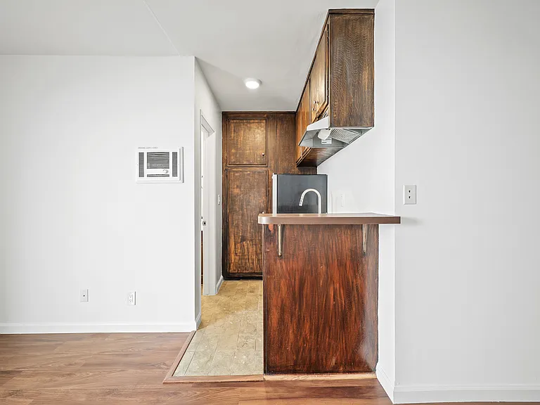 1832 Purdue Ave — Photo 10