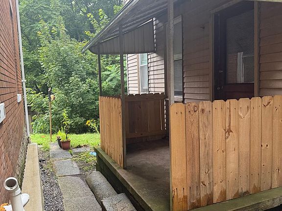 4th image of 409 Evergreen Rd