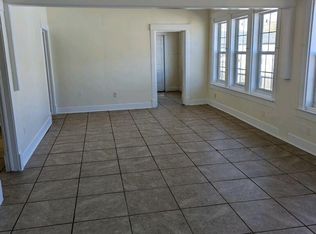 3325 6th St, Port Arthur, TX 77642