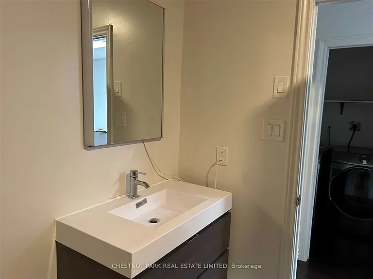 179 Avenue Rd #2 — Photo 15