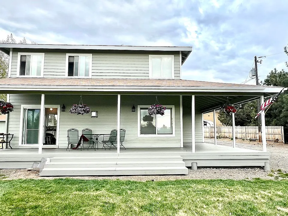 8476 SW Corner Pl — exterior photo