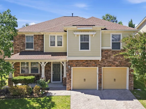 635 Piper Stream Cir, Cary, NC 27519