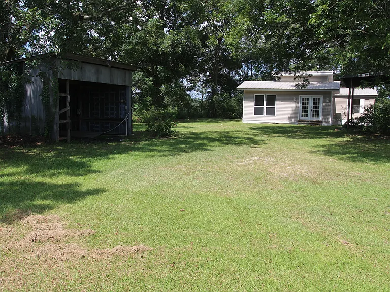 1218 Gibbs Rd — Photo 2