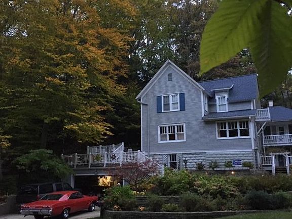 3rd image of 941 Lake Ave