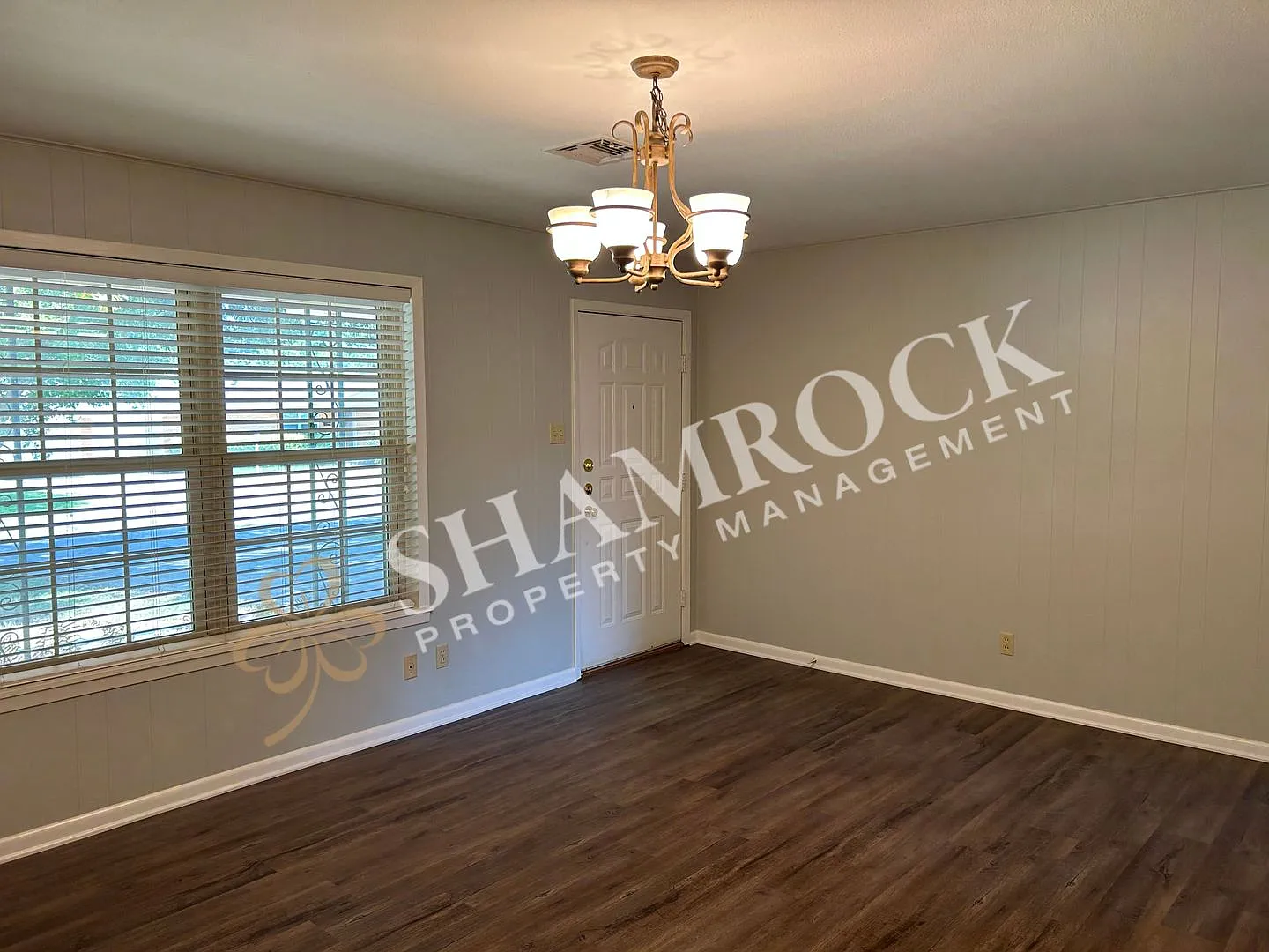 Updated 3/2 in Lake Air Estates — Photo 3