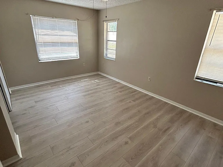 8075 Canterbury St — Photo 12