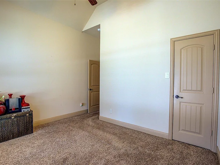 904 Lake Meadow Ln — Photo 15