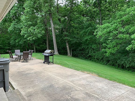 5th image of 1062 Paradise Acres