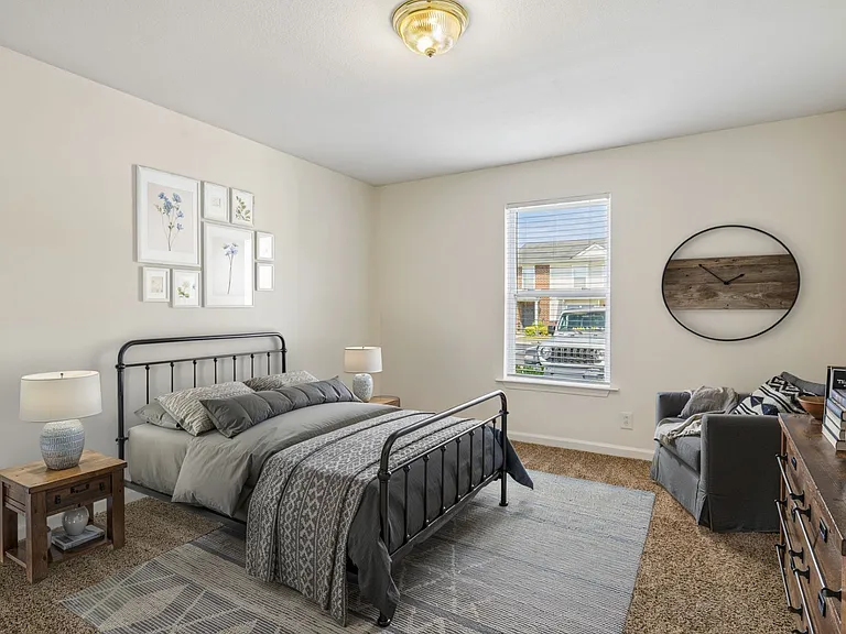 One Bedroom - 1 Bed / 1 Bath - 800 Sq.Ft.