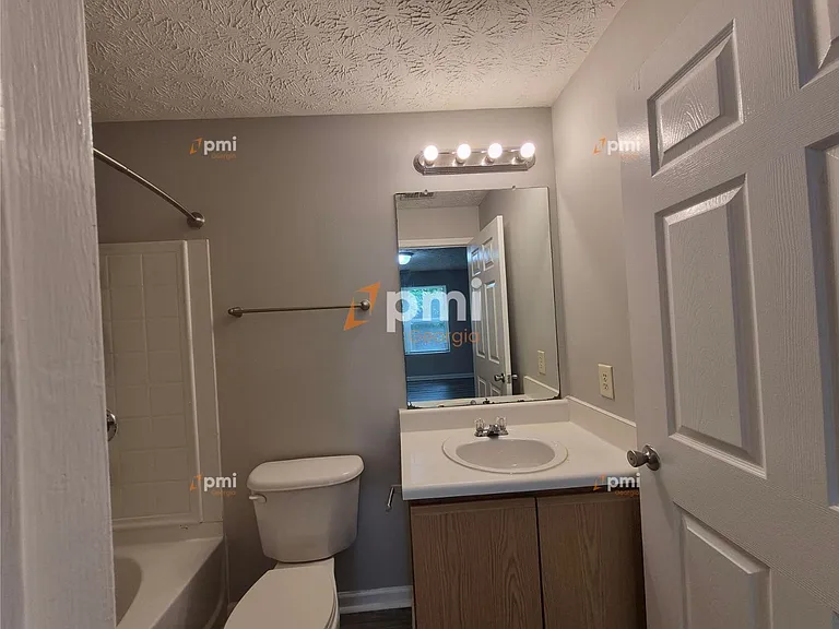 2204 Fairington Village Dr — Photo 10