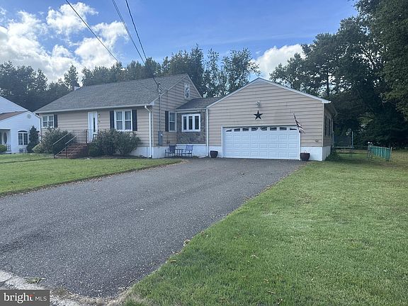 2nd image of 55 Sparks Ave