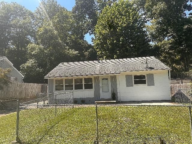 1st image of 2827 Saltwell Rd